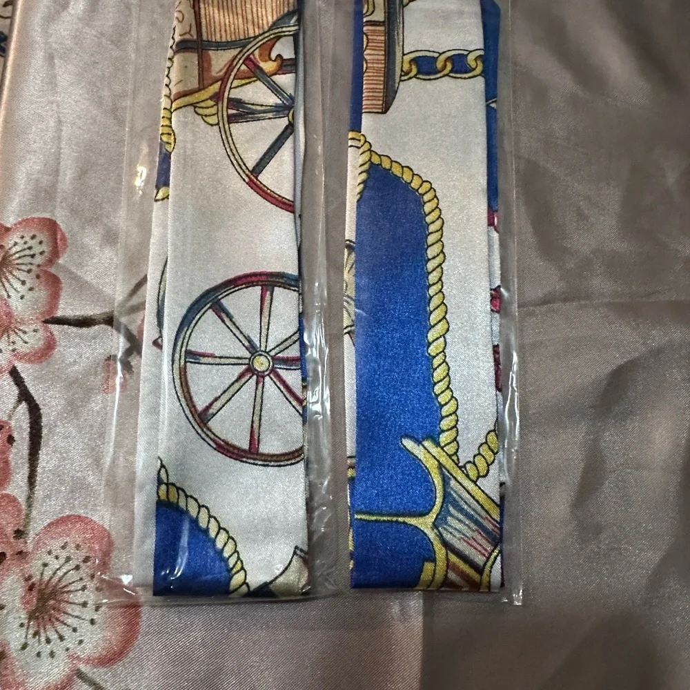 Elegant Blue and White twilly Scarf set with Carriage Print